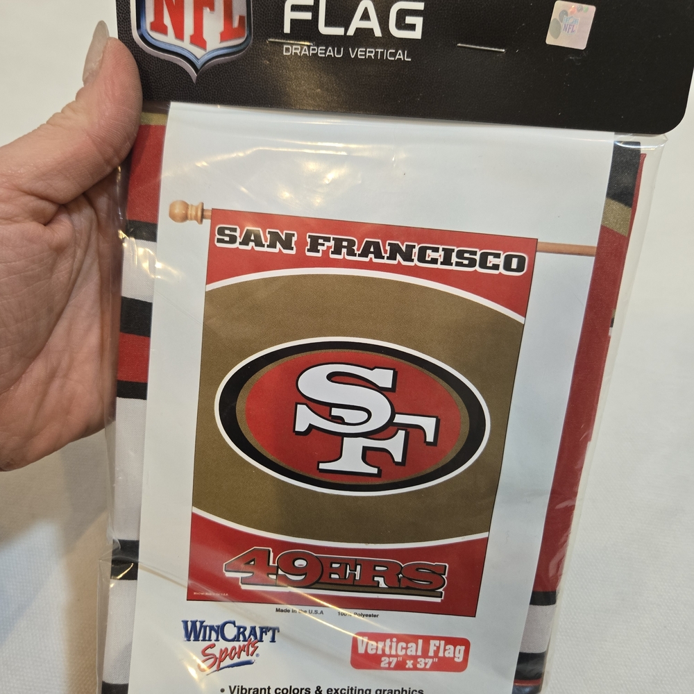 Wincraft NFL San Francisco 49ers Vertical Flag Banner Indoor Outdoor 27" x 37"